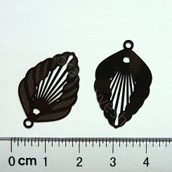 Tvarovaný lakovaný plech - hnědý list