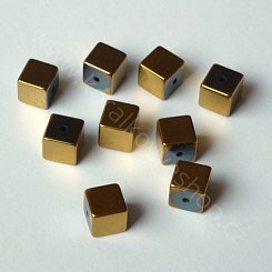 Kovová kostička - 6 x 6 mm - zlatá