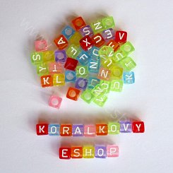 Bílá písmenka - barevná kostička