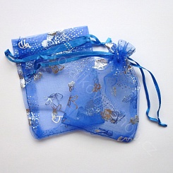 Organzový sáček s motýlem - 9 x 12 cm - modrá