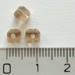 Broušená kostička II - 4 mm - béžová